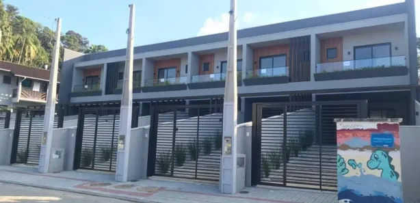 Sobrado com 3 Quartos à venda, 114m² no São Marcos, Joinville