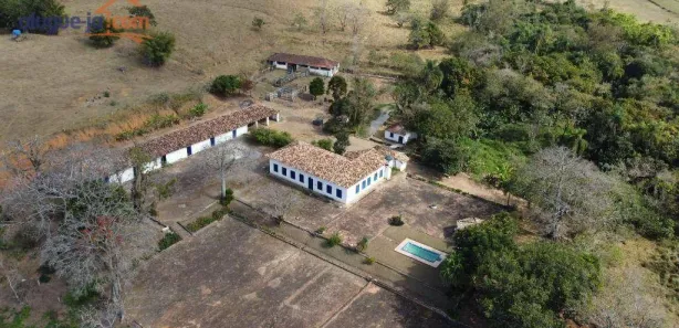 Fazenda / Sítio / Chácara com 6 Quartos à venda, 1000m² no Chácara Marambaia, Caçapava
