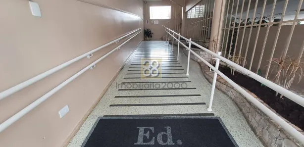 Conjunto Comercial / Sala com 4 Quartos para alugar, 126m² no Centro, Curitiba