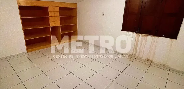 Loja / Salão / Ponto Comercial com 4 Quartos para alugar, 350m² no Atrás da Banca, Petrolina