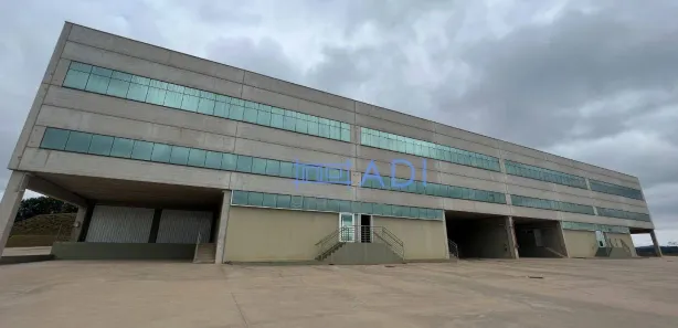 Galpão / Depósito / Armazém para venda ou aluguel, 7260m² no Taboão, São Roque
