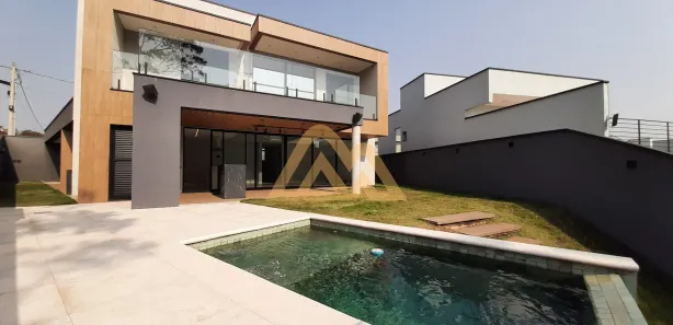 Sobrado com 4 Quartos à venda, 315m² no Parque Pinheiros, Poços de Caldas