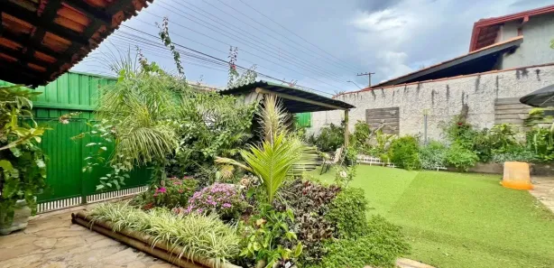 Sobrado com 7 Quartos à venda, 432m² no Região dos Lagos, Brasília