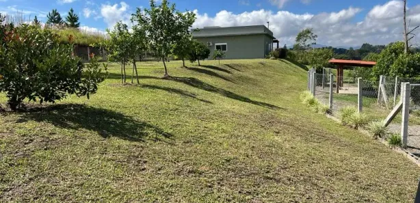 Casa de Condomínio com 3 Quartos à venda, 196m² no Loteamento Bosque Merhy, Quatro Barras