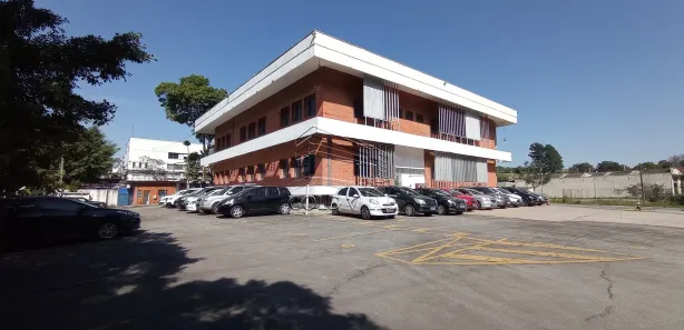 Prédio Inteiro para alugar, 1270m² no Núcleo Residencial Isabela, Taboão da Serra