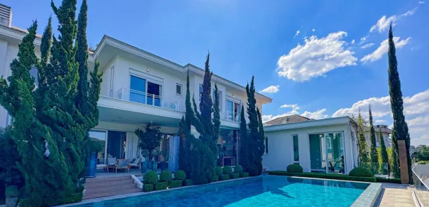 Casa de Condomínio com 4 Quartos para venda ou aluguel, 820m² no Alphaville, Santana de Parnaíba