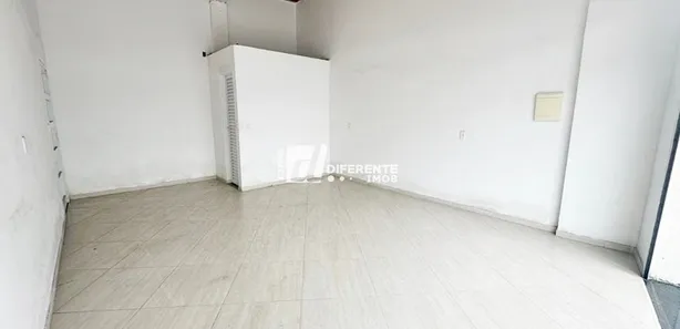 Loja / Salão / Ponto Comercial à venda, 28m² no Centro, Nilópolis