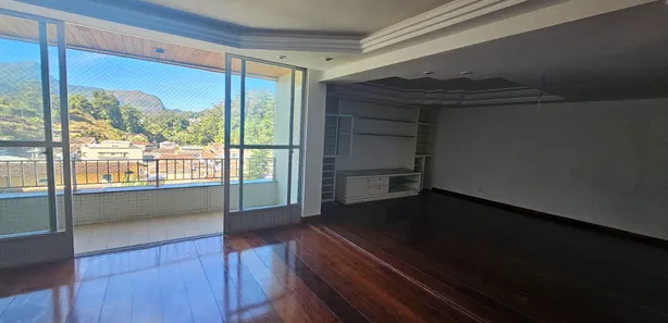 Cobertura com 4 Quartos à venda, 260m² no Valparaíso, Petrópolis