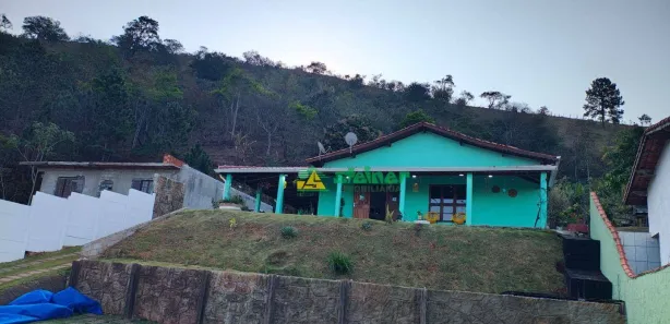 Fazenda / Sítio / Chácara com 3 Quartos à venda, 220m² no Laranja Azeda, Bom Jesus dos Perdões