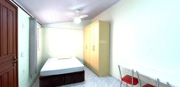 Kitnet com 1 Quarto para alugar, 20m² no Pantanal, Florianópolis