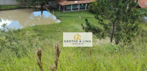 Fazenda / Sítio / Chácara com 3 Quartos à venda, 180m² no Vila Velha, Caçapava