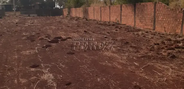 Terreno / Lote / Condomínio à venda, 700m² no , Primeiro de Maio