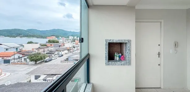 Apartamento com 2 Quartos para alugar, 55m² no Areias, Camboriú