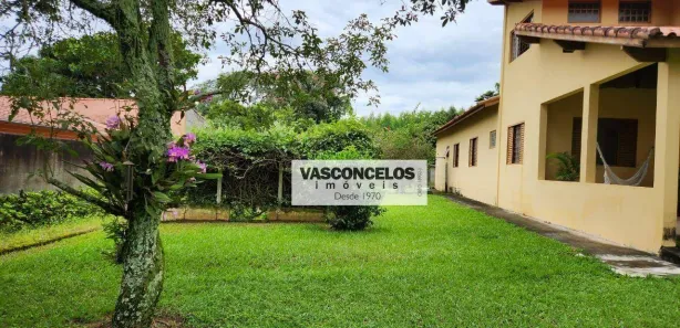 Fazenda / Sítio / Chácara com 3 Quartos à venda, 1600m² no Vila Velha, Caçapava