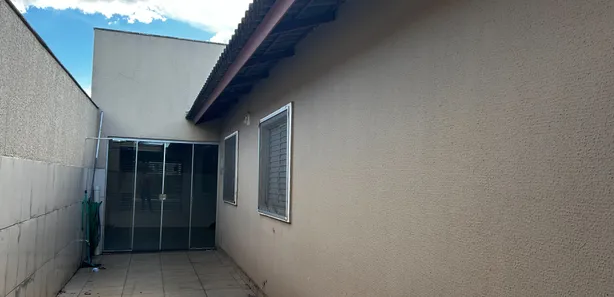 Casa de Condomínio com 3 Quartos para alugar, 140m² no Jardim Decolores, Trindade