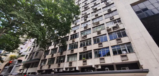 Conjunto Comercial / Sala à venda, 42m² no Centro, Juiz de Fora