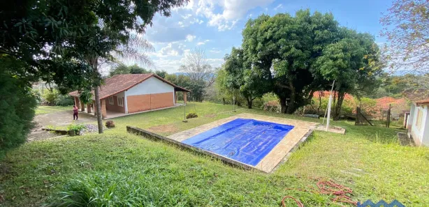 Fazenda / Sítio / Chácara com 4 Quartos à venda, 2360m² no , Mairinque