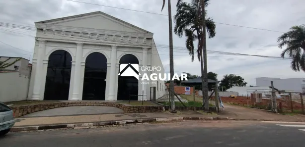 Prédio Inteiro com 2 Quartos para alugar, 740m² no Jardim Santo Antônio, Valinhos