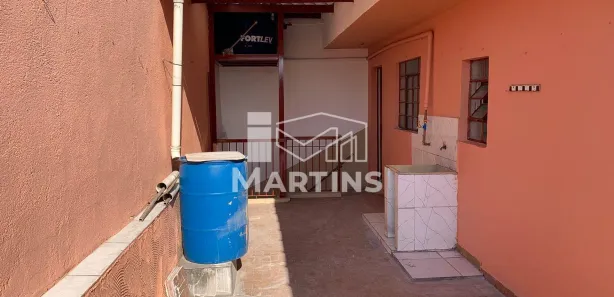 Casa Comercial com 1 Quarto para alugar, 60m² no Parque Pirajussara, Embu das Artes