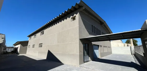 Prédio Inteiro para alugar, 1300m² no Aviação, São José dos Pinhais