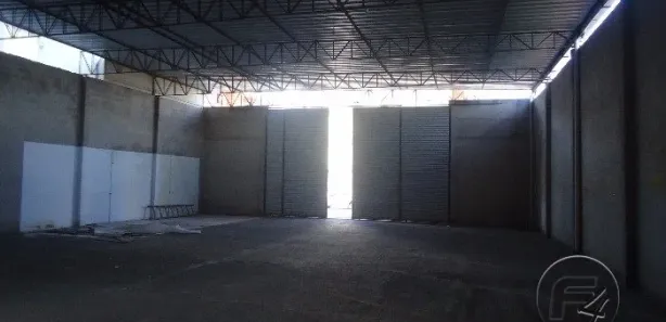 Galpão / Depósito / Armazém à venda, 360m² no Vila Julieta, Resende