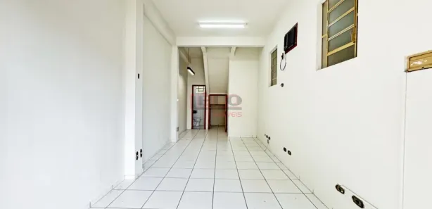 Conjunto Comercial / Sala para alugar, 22m² no Zona 03, Maringá