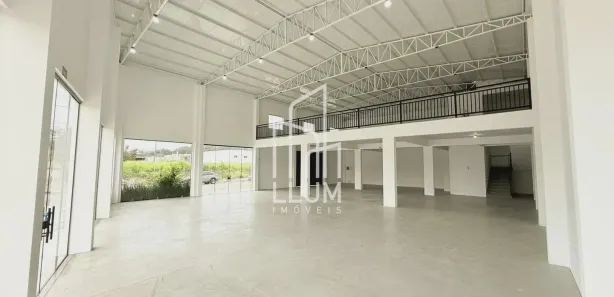 Galpão / Depósito / Armazém para alugar, 582m² no Santa Regina, Camboriú