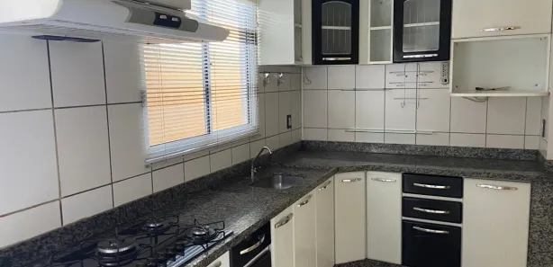 Casa de Condomínio com 3 Quartos para alugar, 200m² no Jardim Decolores, Trindade