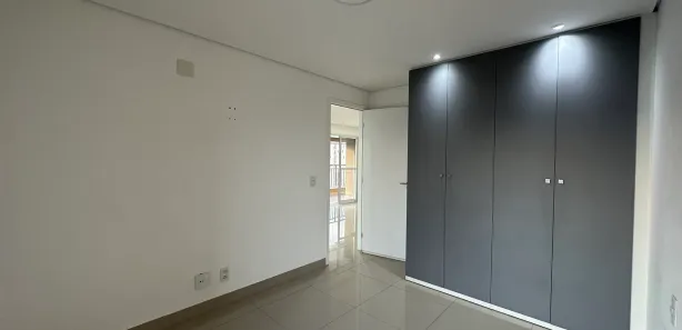 Apartamento com 2 Quartos para alugar, 76m² no Jardim Tupanci, Barueri