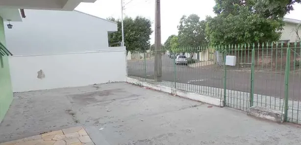 Casa com 3 Quartos para alugar, 252m² no Jardim Everest, Presidente Prudente