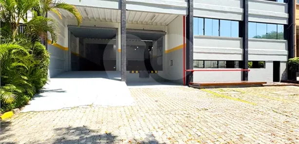 Galpão / Depósito / Armazém para alugar, 2200m² no Tamboré, Barueri