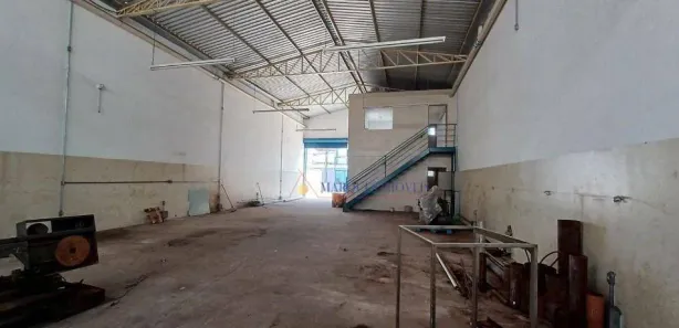 Galpão / Depósito / Armazém para venda ou aluguel, 260m² no Aglomeração Urbana de Jundiaí, Louveira