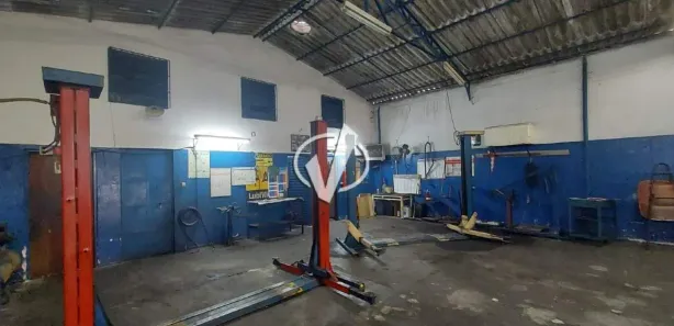 Galpão / Depósito / Armazém à venda, 250m² no Loteamento Alfredo Abilio Flores, Pindamonhangaba