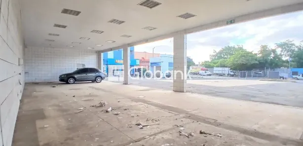 Loja / Salão / Ponto Comercial para venda ou aluguel, 708m² no Centro, Montes Claros