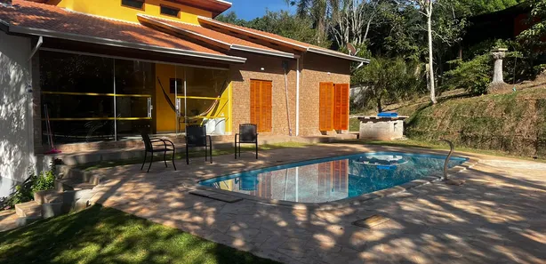Fazenda / Sítio / Chácara com 3 Quartos à venda, 251m² no Ibiúna, Ibiúna