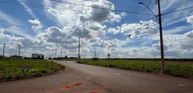 Terreno / Lote / Condomínio à venda, 200m² no Centro, Cravinhos