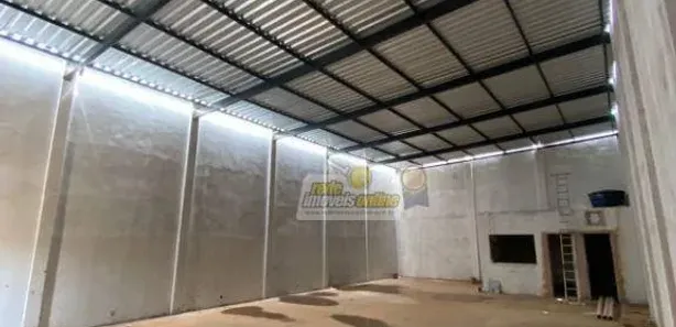 Galpão / Depósito / Armazém à venda, 180m² no Jardim Espanha, Uberaba