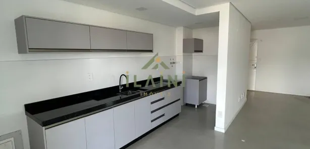 Apartamento com 2 Quartos para alugar, 75m² no Centro, Camboriú