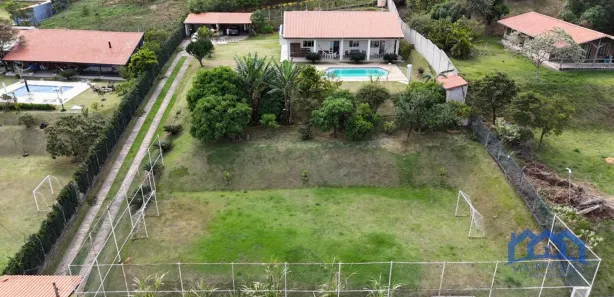 Fazenda / Sítio / Chácara com 4 Quartos à venda, 2500m² no Aluminio, Alumínio