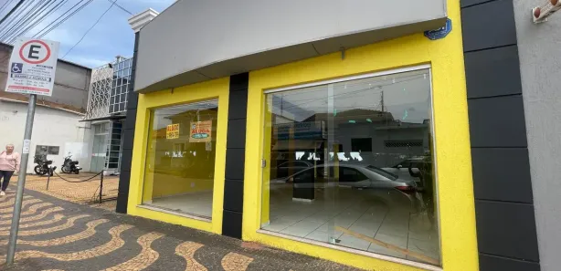 Loja / Salão / Ponto Comercial com 1 Quarto para alugar, 227m² no Centro, Araras