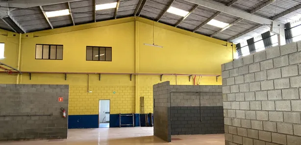 Galpão / Depósito / Armazém com 12 Quartos para venda ou aluguel, 7963m² no Ribeirão do Colégio, Araçariguama