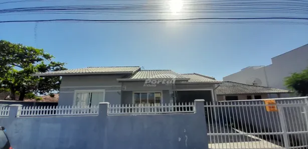Casa com 2 Quartos para alugar, 80m² no Centro, Penha