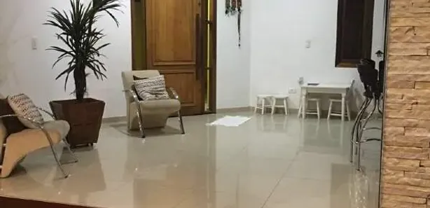 Casa com 2 Quartos para alugar, 600m² no Maria Auxiliadora, Embu das Artes