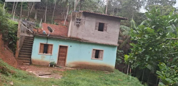 Fazenda / Sítio / Chácara com 2 Quartos à venda, 1800m² no Paiol do Meio, São Lourenço da Serra
