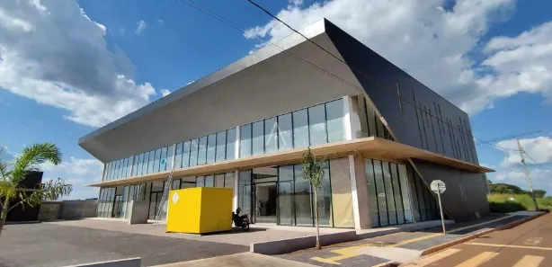 Conjunto Comercial / Sala para alugar, 1600m² no Jardim Coopagro, Toledo