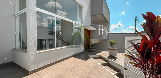 Sobrado com 3 Quartos à venda, 280m² no Jardim Maria Helena, Nova Odessa