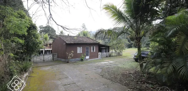 Fazenda / Sítio / Chácara com 5 Quartos à venda, 197m² no Loteamento São Sebastião, Barra Mansa