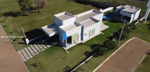 Casa de Condomínio com 3 Quartos à venda, 260m² no Primeiro de Maio, Primeiro de Maio