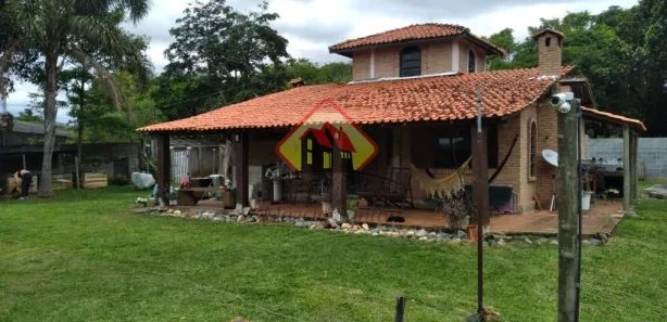 Fazenda / Sítio / Chácara com 3 Quartos à venda, 220m² no Caçapava Velha, Caçapava