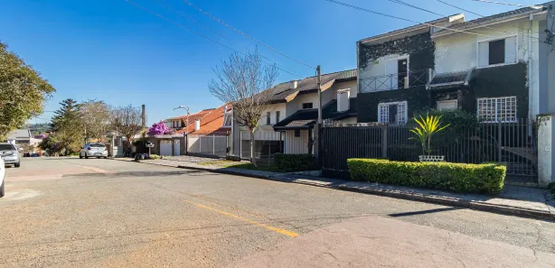 Sobrado com 3 Quartos à venda, 204m² no Ahú, Curitiba